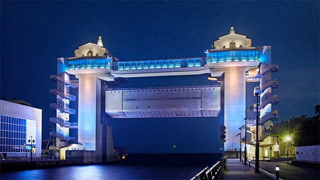 VIEW-O Water Gate with Observatory