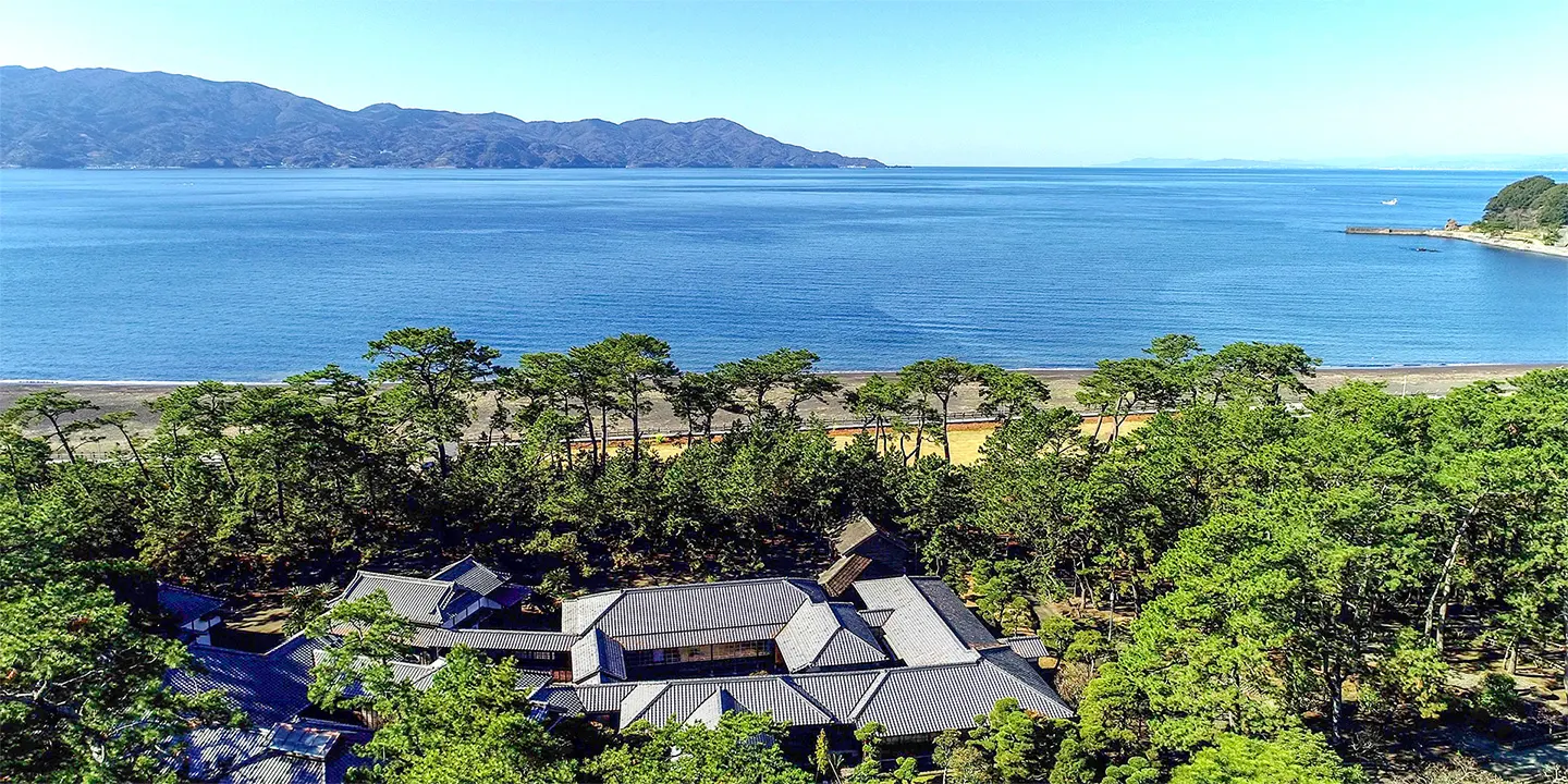 沼津御用邸と海